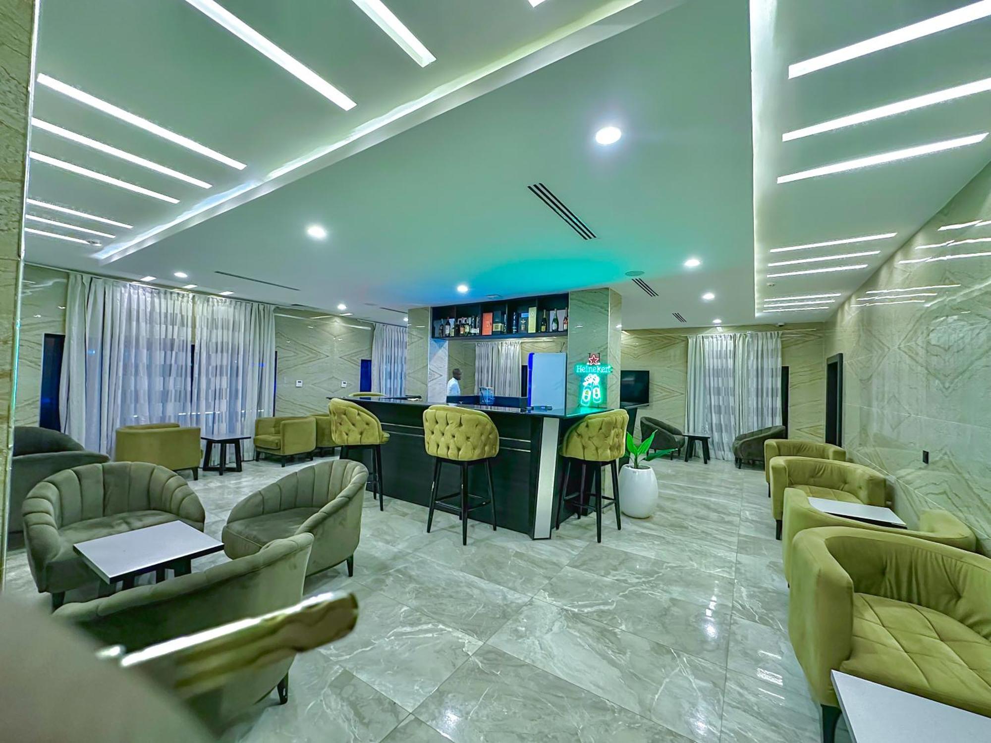 Boulevard Owerri Hotel Exterior foto